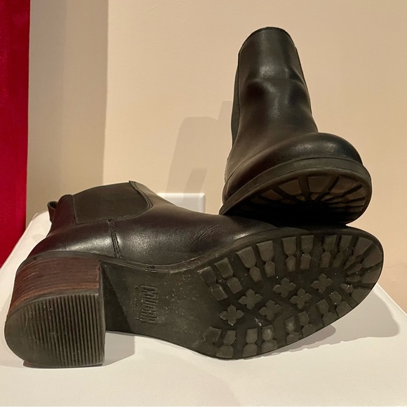 Stylish Leather Waterproof Booties - Picture 3 of 7